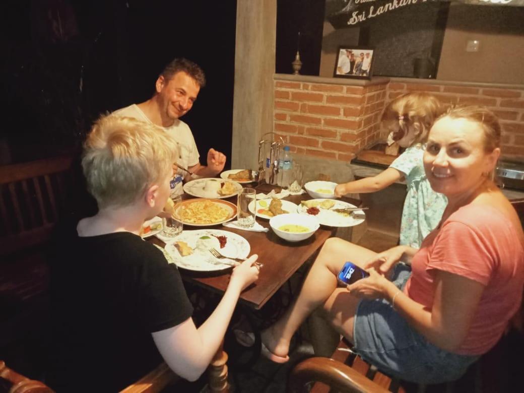 Mama Villa 希克杜沃 外观 照片